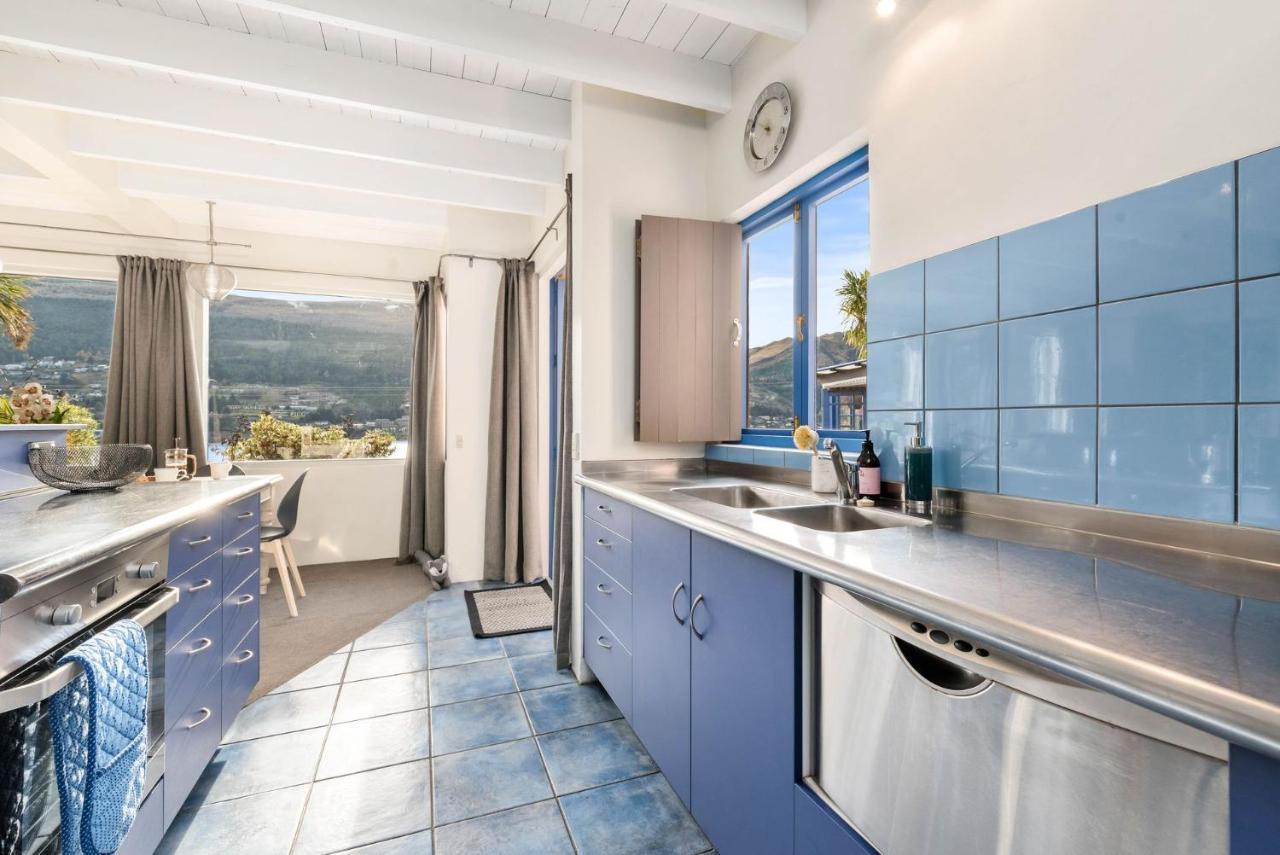 Sunny Lakeview Villa Queenstown Dış mekan fotoğraf