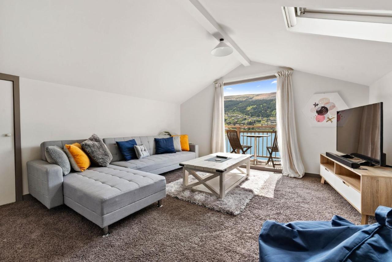 Sunny Lakeview Villa Queenstown Dış mekan fotoğraf