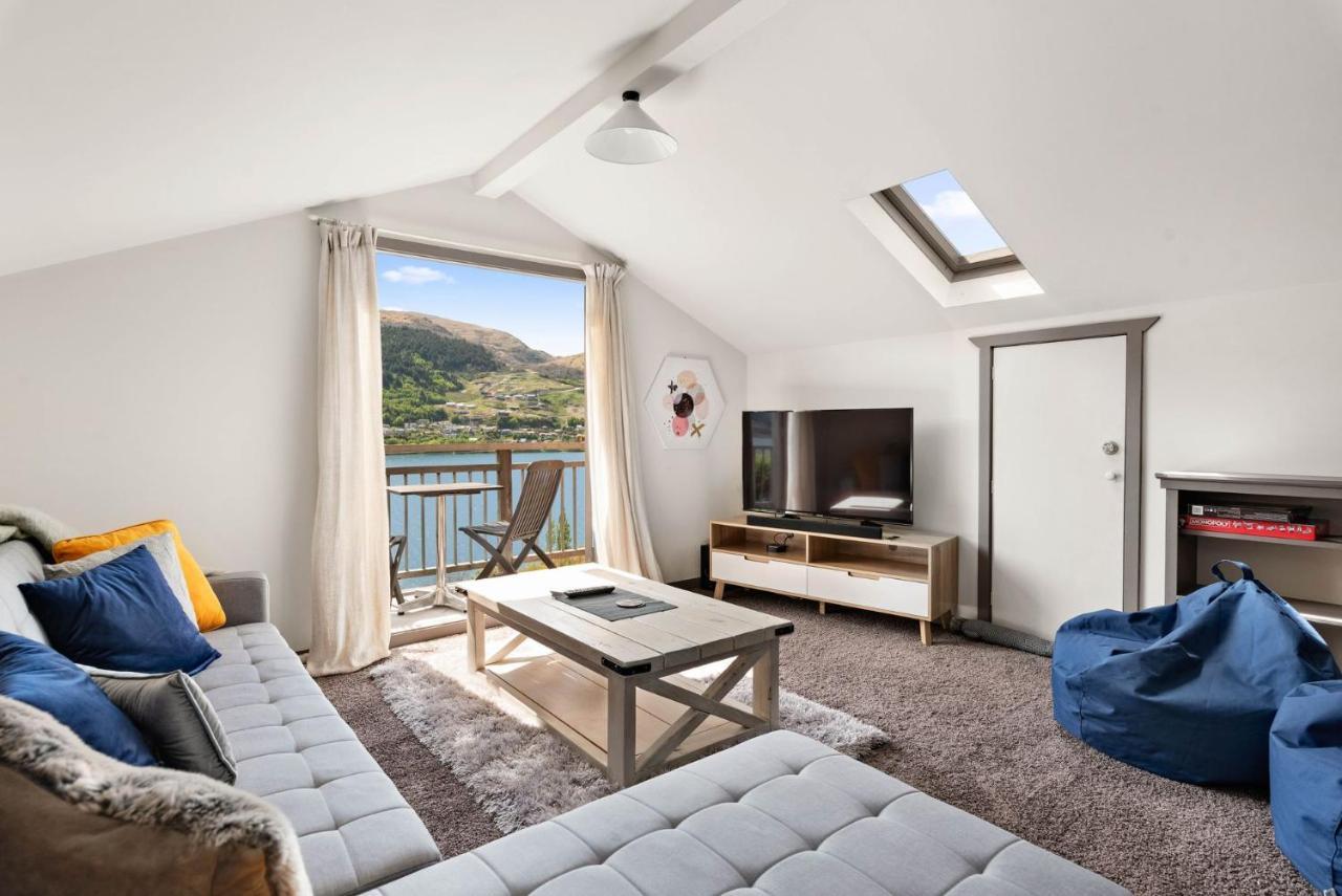 Sunny Lakeview Villa Queenstown Dış mekan fotoğraf